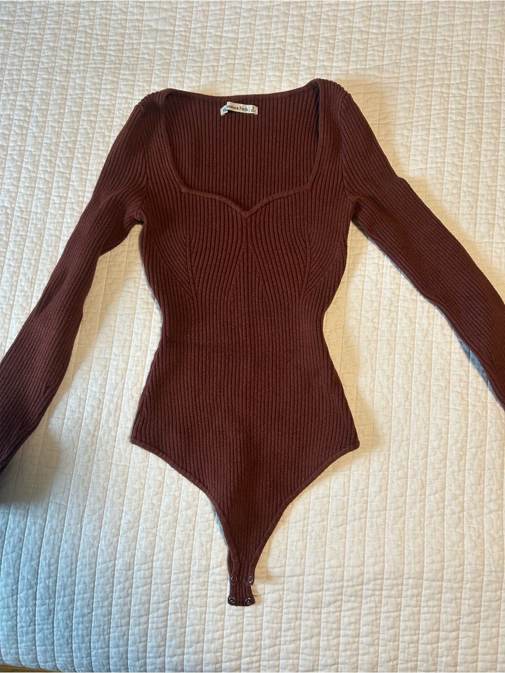 Abercrombie & Fitch Ribbed Long-Sleeve Sweetheart Bodysuit Brown Small